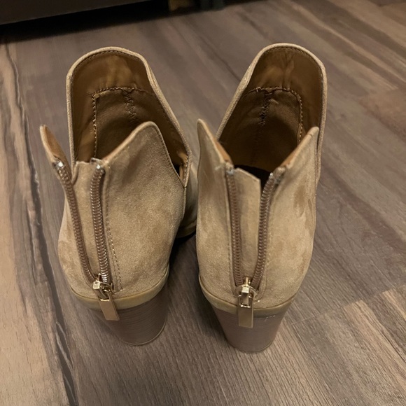 Pink Lily booties - Picture 3 of 4